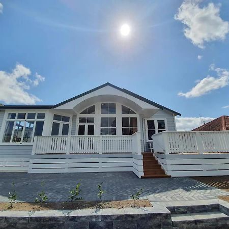 Tauranga - Big, Beautiful Villa On The Water! Exterior photo